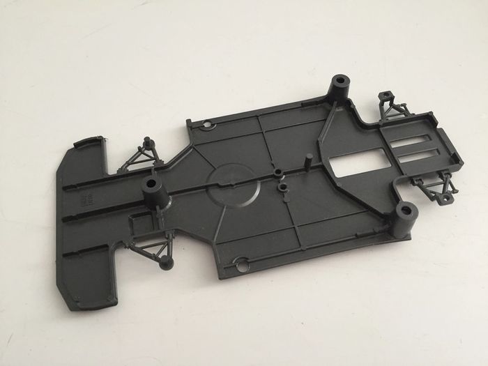 Châssis inférieur pièce détachée miniature Ferrari F40 1/24 Burago #A31