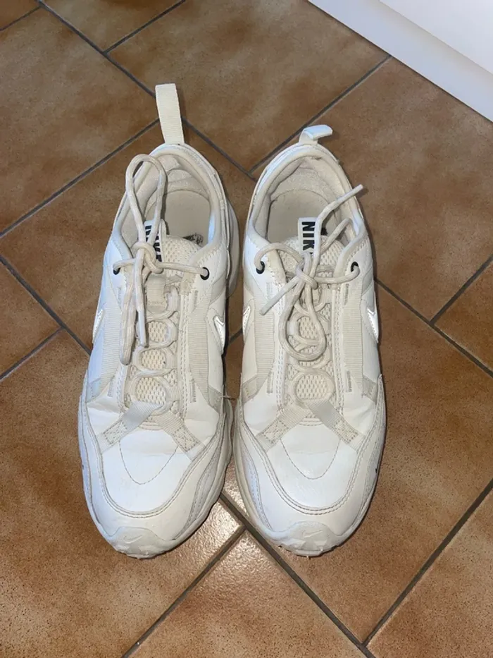 basket nike blanche