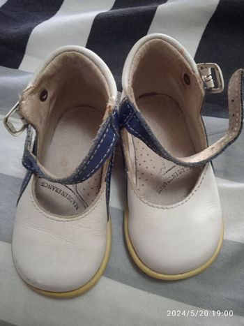 Chaussure bébé taille 17