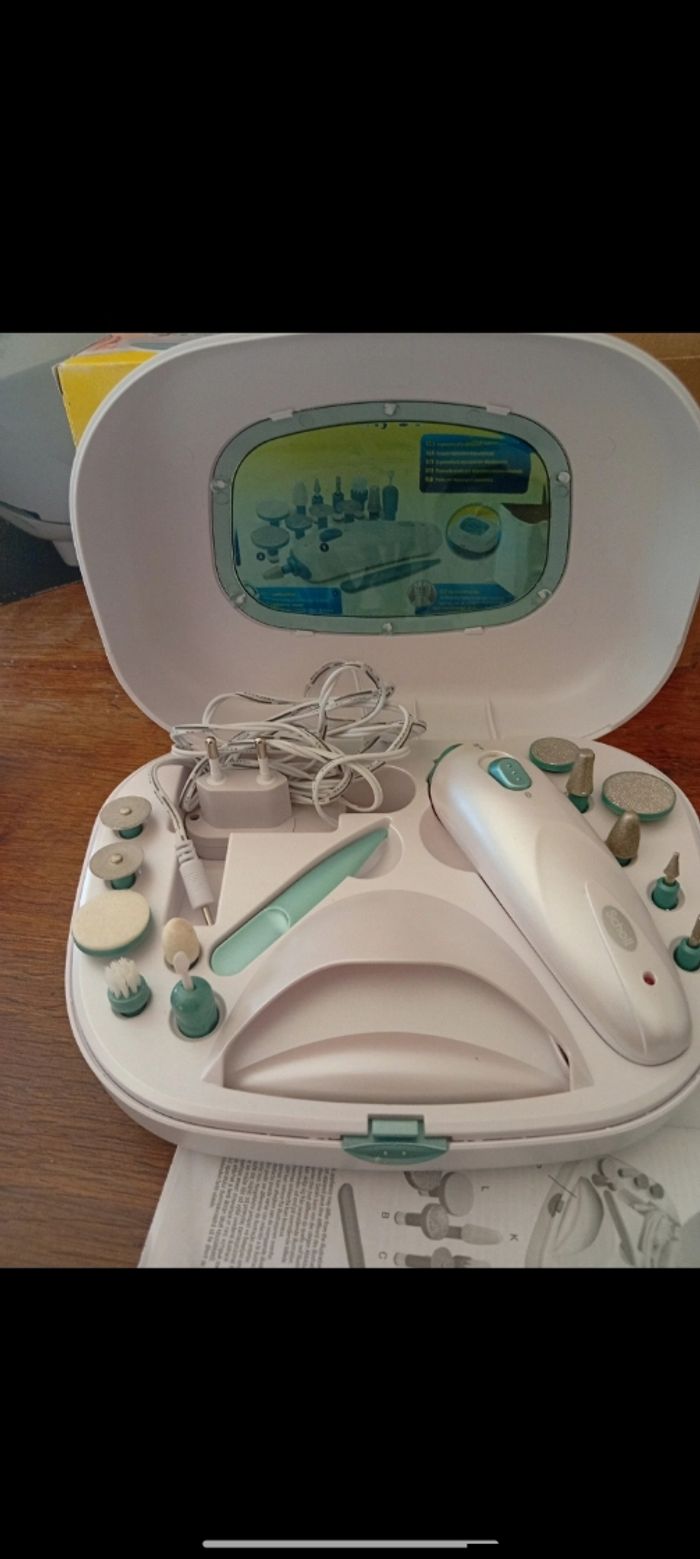 Set manucure et pédicure avec séchoir marque scholl - photo numéro 8