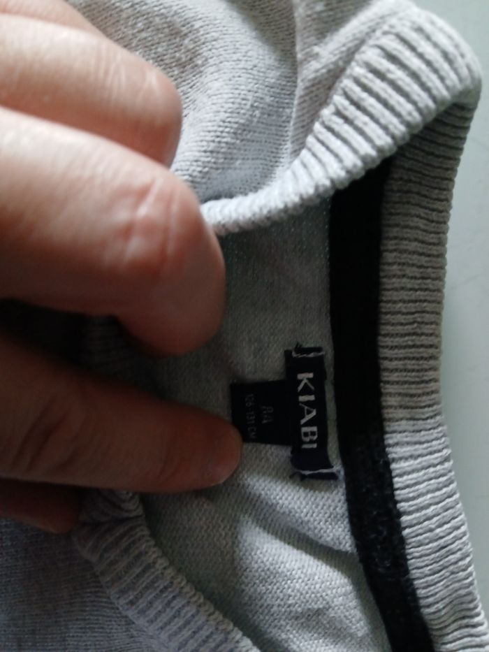 PULL SANS MANCHES GRIS KIABI - photo numéro 2