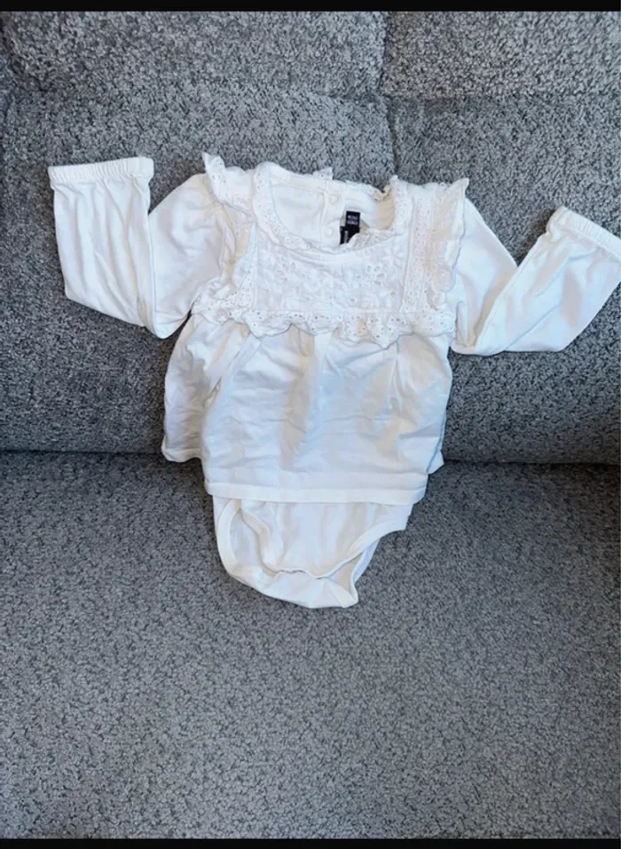 Haut Bodie manches longues volante blanc détail dentelle Sergent Major