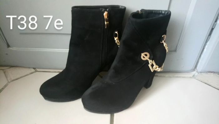 Bottines daim et chaine or T37 - photo numéro 2