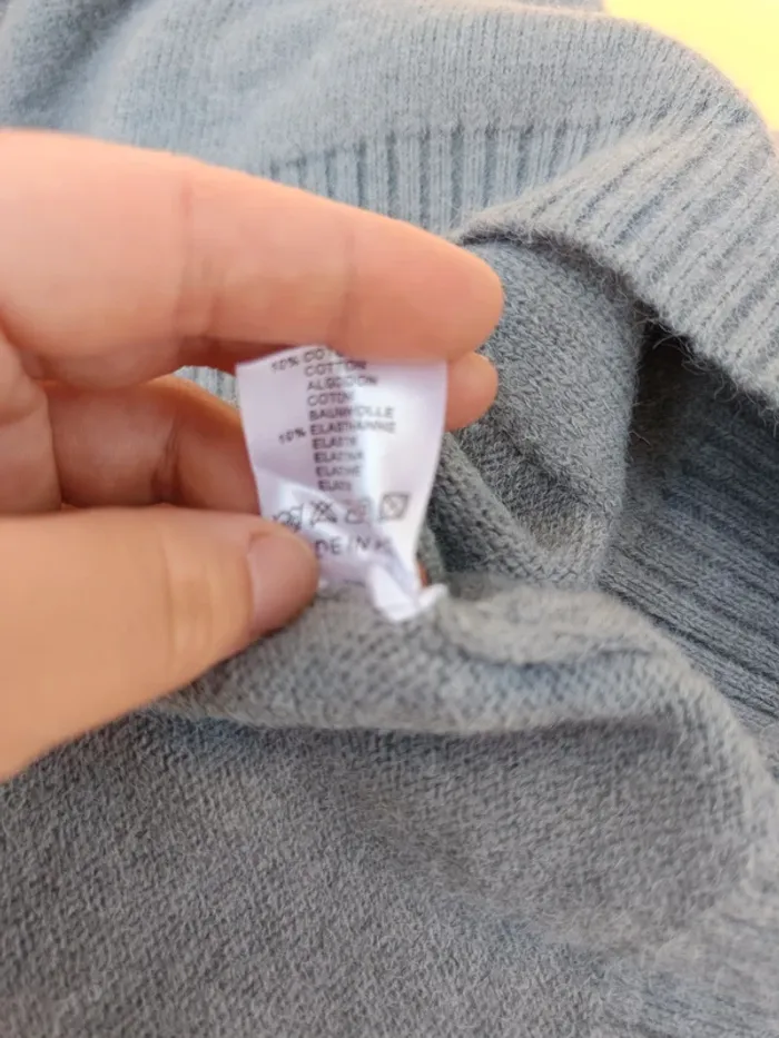 Pull à capuche taille S - photo numéro 7