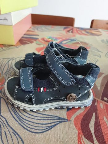 Sandales Vertbaudet neuves cuir taille 22