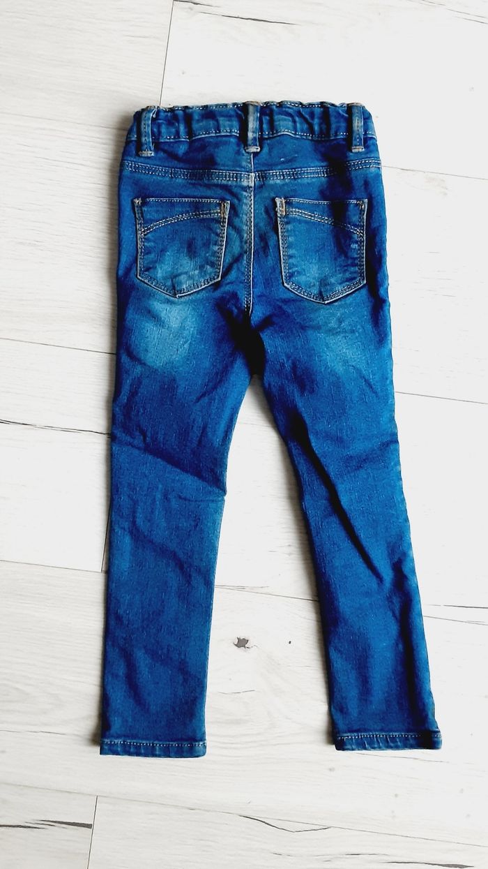Vêtement fille pantalon jean bleu super skinny Kiabi 4 ans - photo numéro 3