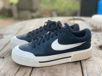 Chaussures NIKE court Legacy lift