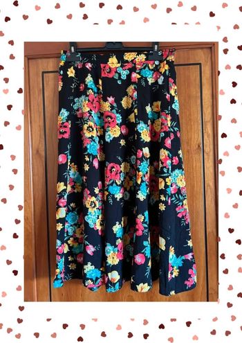 Longue jupe fleurie multicolore taille unique