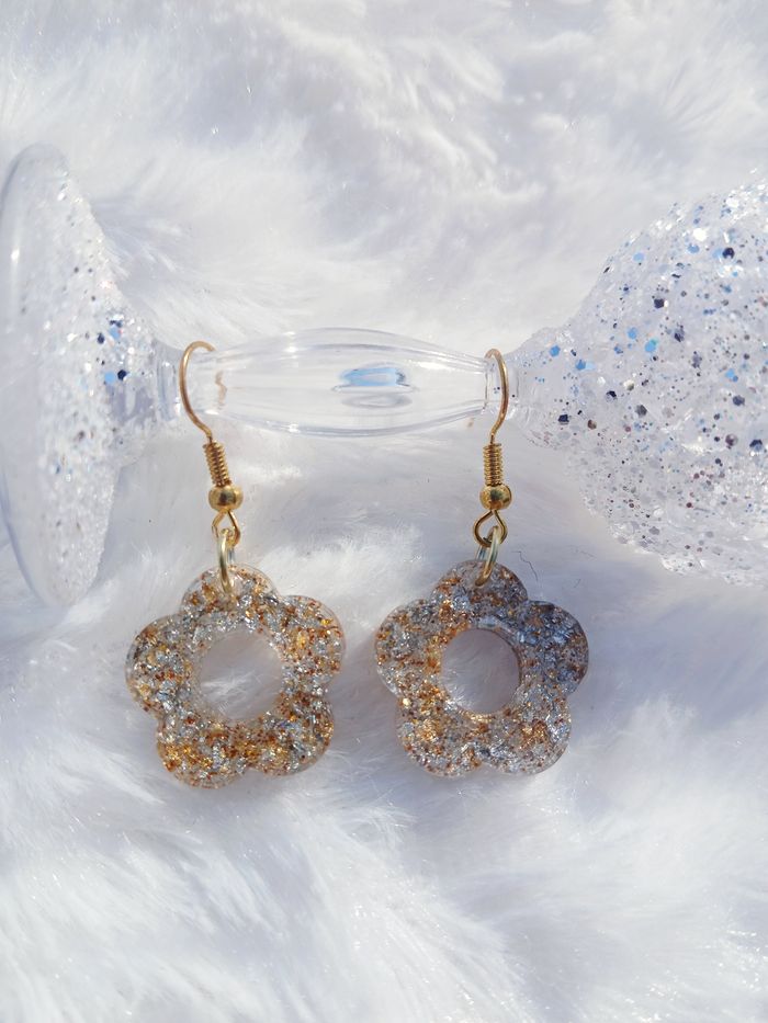 Boucles d'oreilles fleurs argentées dorées