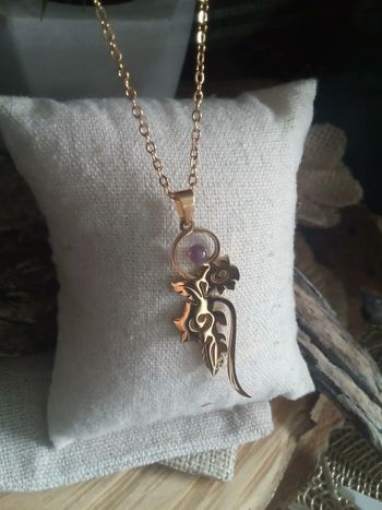 Collier pendentif fleurs et pierre d'améthyste 💜.