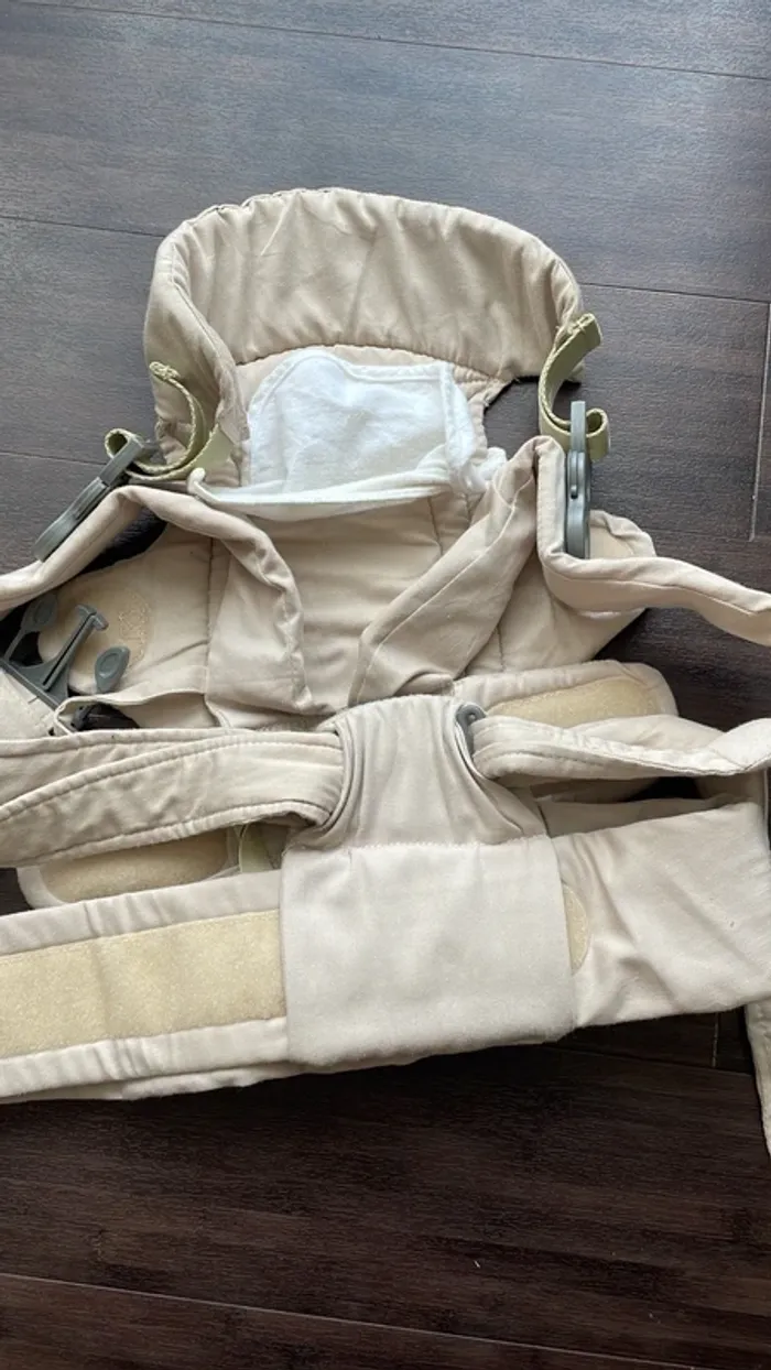 Porte-bébé TOMY ergonomique et confortable – Couleur beige - photo numéro 3