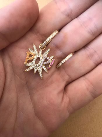 boucle d’oreille pow retro vintage