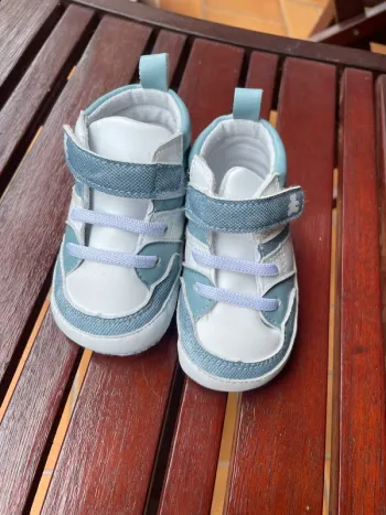 Chaussures bébé 6-12 mois