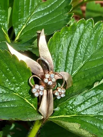 Broche vintage doree