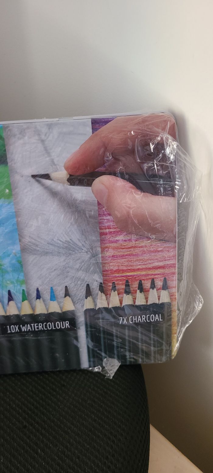Boite en métal de 45 crayons de couleur pour artiste neuf - photo numéro 2