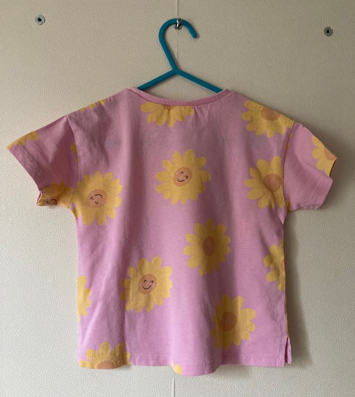 Tee-shirt rose avec marguerite taille 18/24 - photo numéro 3