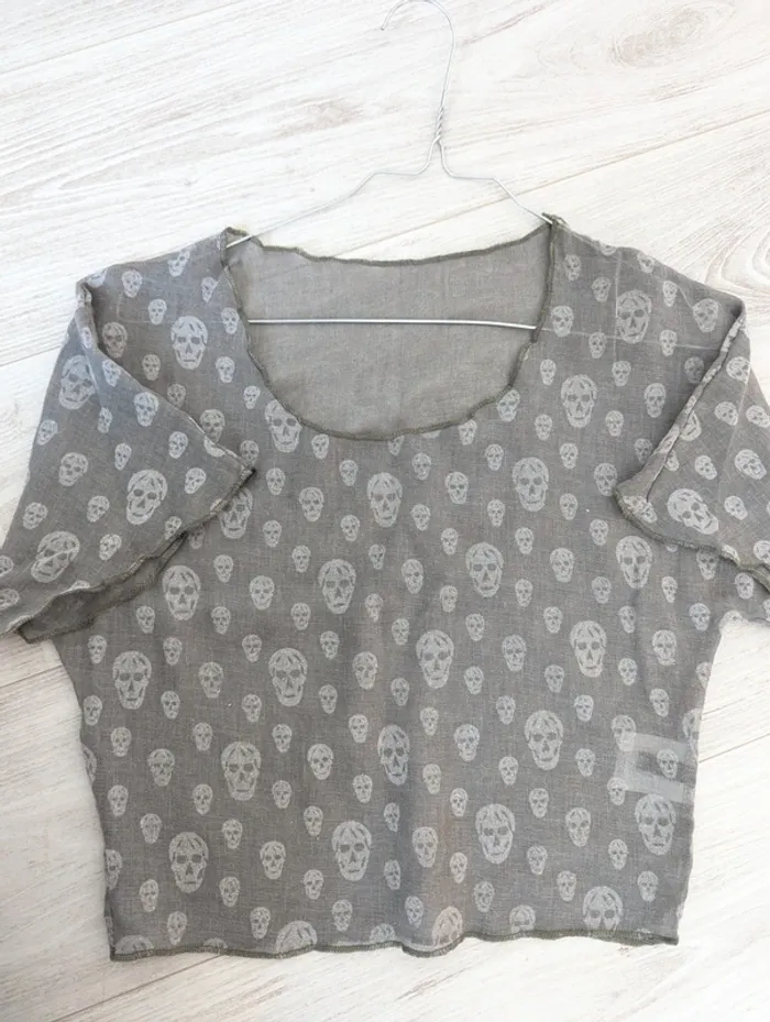 Crop top gris motif tête de mort taille S 36 - photo numéro 3