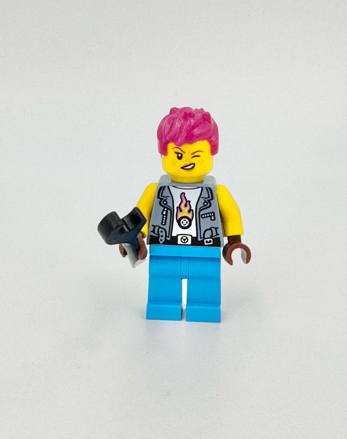 Lego Figurines City : La Mécanicienne (visage double expression) - NEUF - photo numéro 6