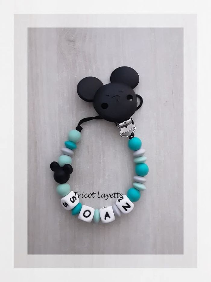 Attache tétine mickey