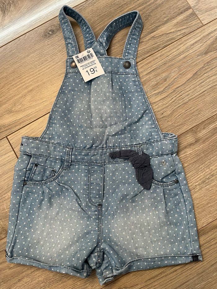 Salopette courte jean okaidi, fille 2 ans, the must have, neuve