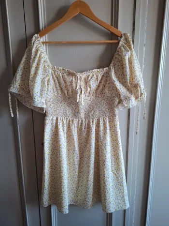 Robe courte fleurie Nakd