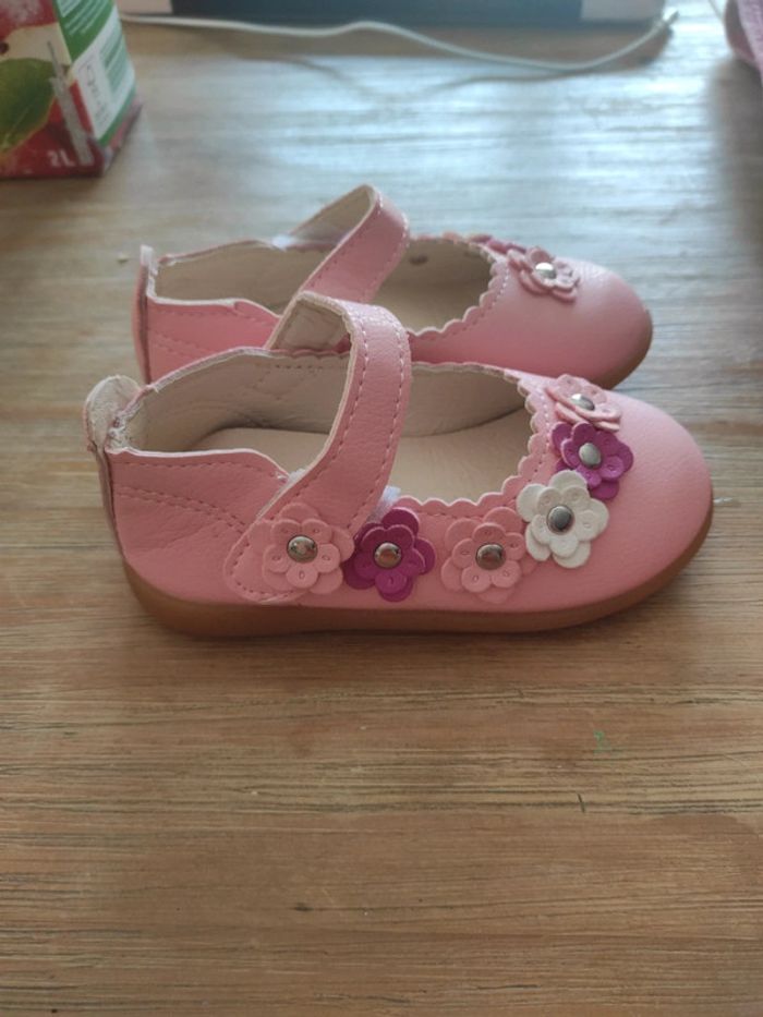 Ballerine enfant rose à fleurs pointure 24 neuve - photo numéro 3