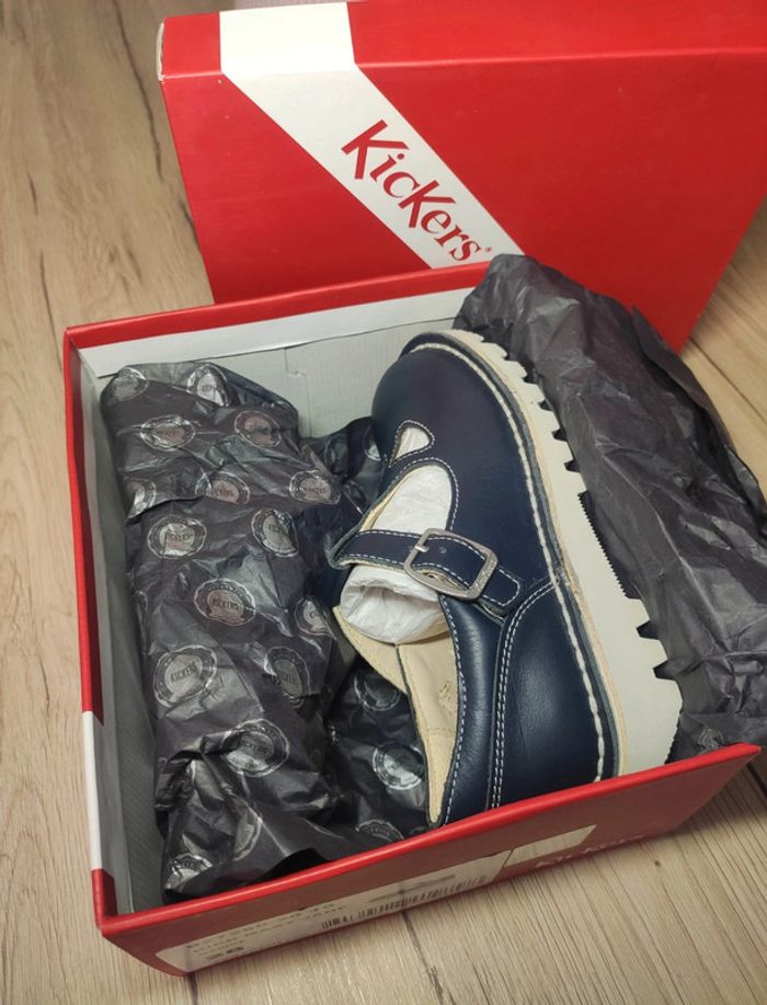 chaussures sandales cuir kickers neuves 28
Idéal pour la rentrée scolaire - photo numéro 7