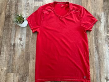 - Tee shirt Domyos (A) - Taille S -  bon état, petite tache