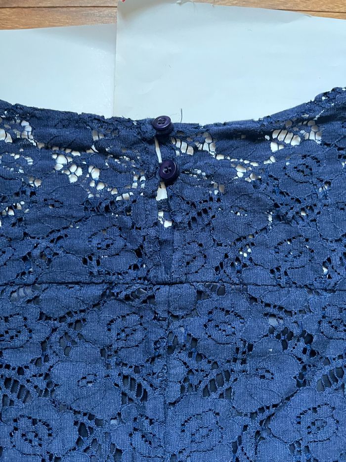 Haut / T-shirt manches courtes vintage bleu marine en dentelle taille S/36 - photo numéro 6