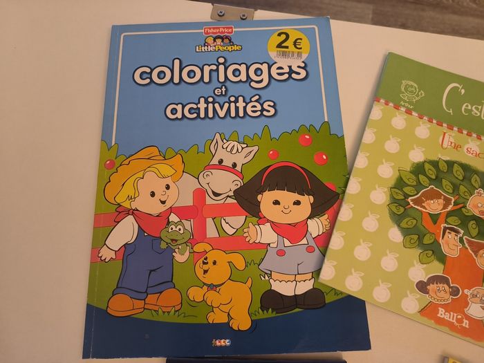Lot de coloriages et jeux - photo numéro 3