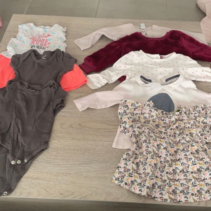Lot de vêtement taille 6-9 mois