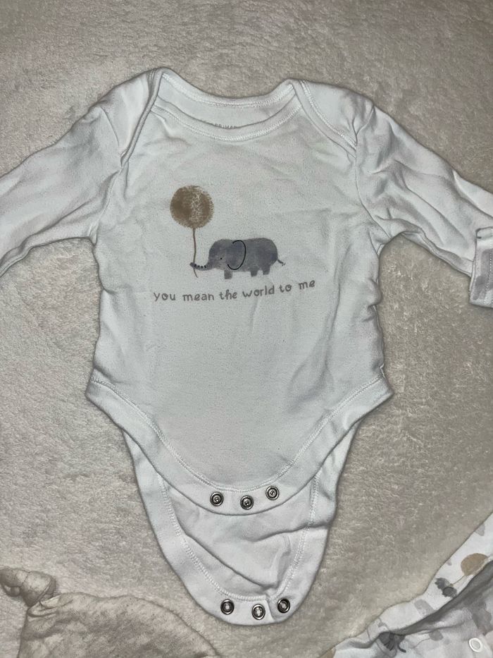 Lot pyjama, body et bonnet - photo numéro 2