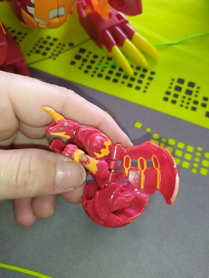 Énorme robot Bakugan son et lumière comme neuf - photo numéro 3