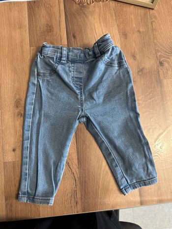 Jeans taille 9 mois