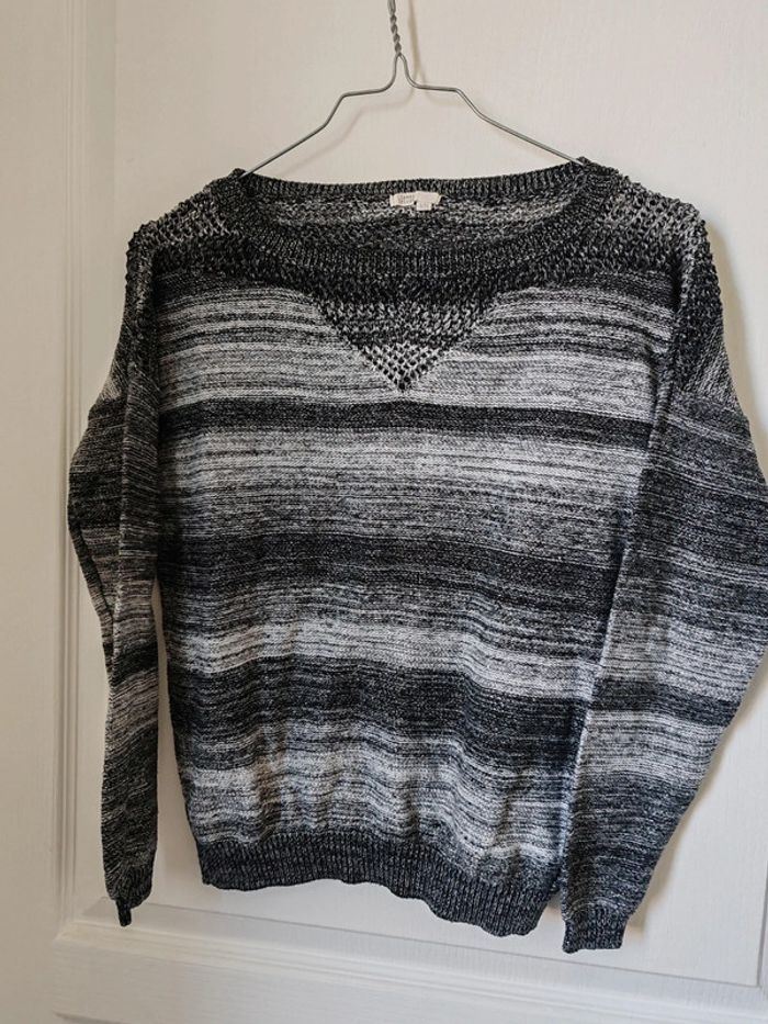 Pull gris