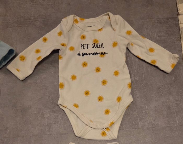 Lot de 4 bodies vertbaudet 3mois - photo numéro 6