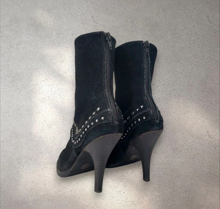 Bottines à talons en daim noir San Marina pointure 36 excellent état - photo numéro 5