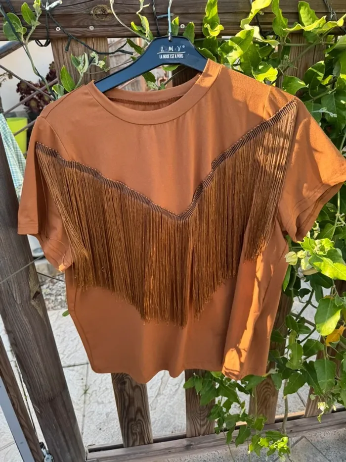 Tee shirt à franges