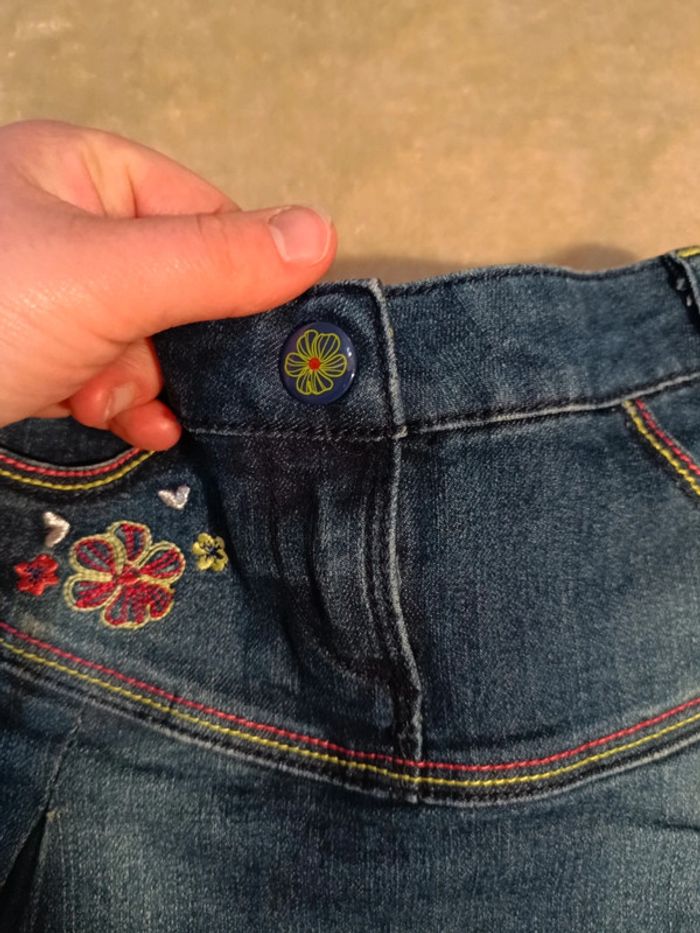 Jupe en jean fleurs 3 ans - photo numéro 2