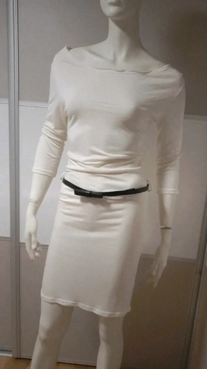 Robe moulante écru 38