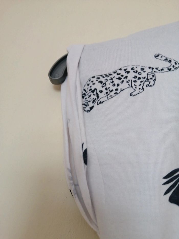 Tee shirt à manche courte de la marque tisaia taille 14 ans - photo numéro 3