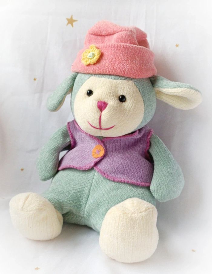 Peluche plush Teddy doudou sample bille bonnet chapeau cap gilet vert green mouton animal sheep