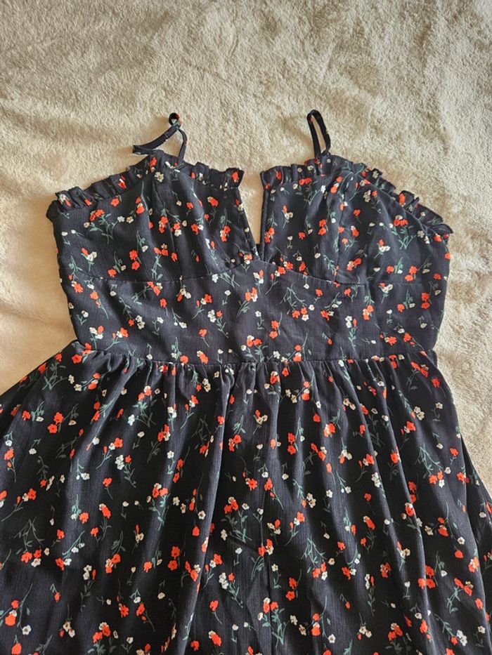 Robe courte fleurie façon bustier Shein - photo numéro 7