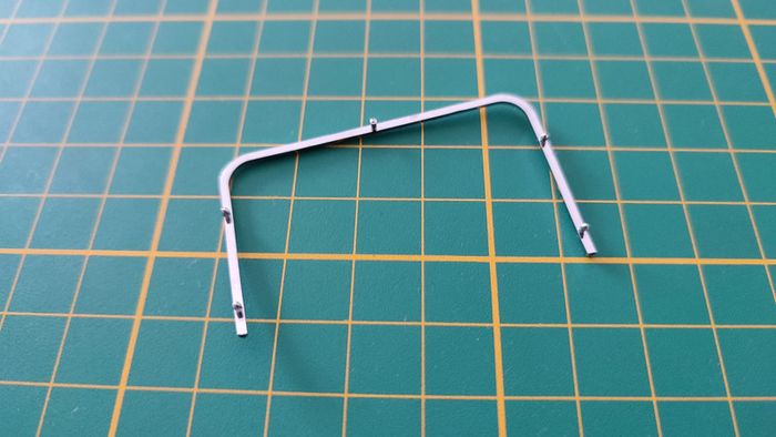 Cadre plaque d'immatriculation arrière 99B N°99 Renault R8 Gordini 1/8 Eaglemoss collections #A67