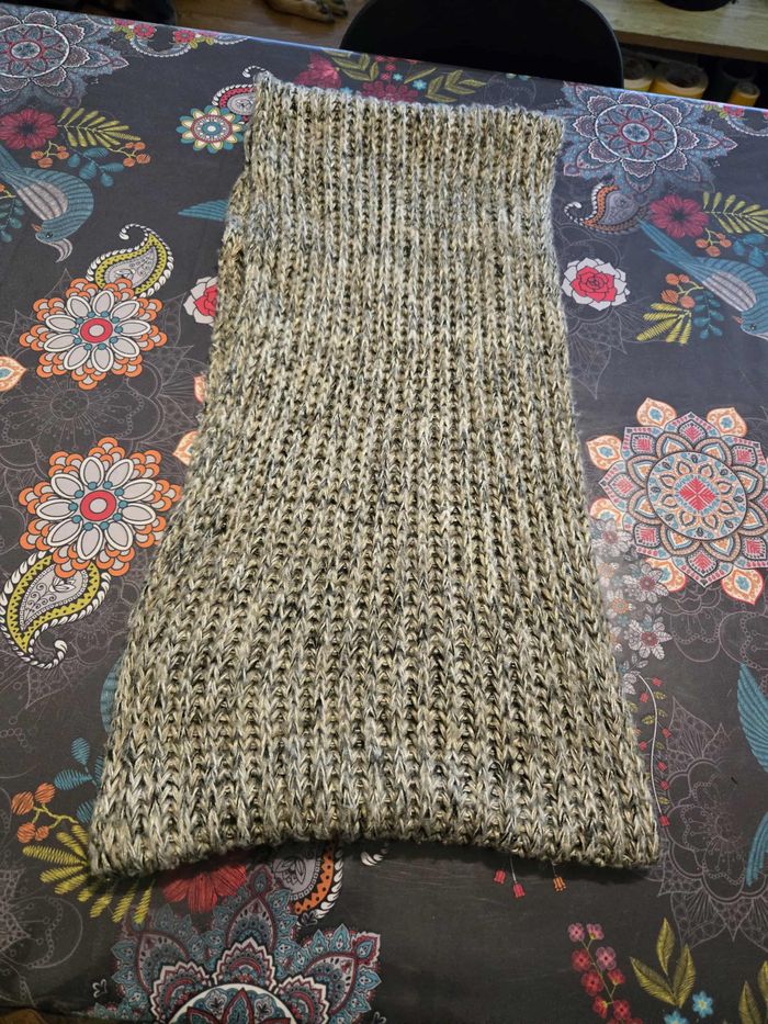 echarpe tour de cou en laine gris