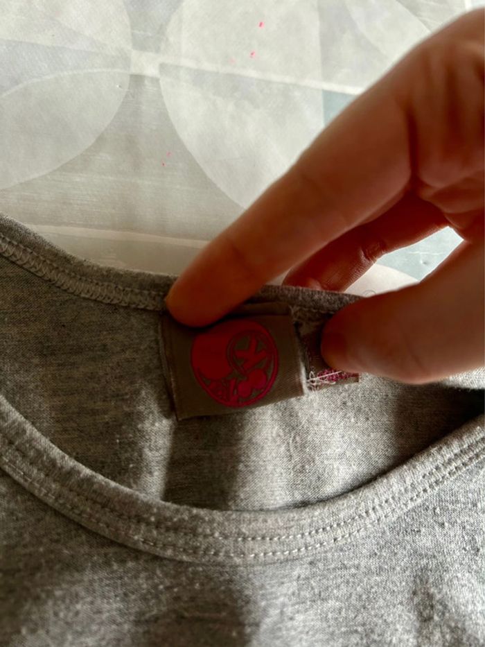 T shirt fille - 10 ans - Kiabi - en très bon état - photo numéro 4