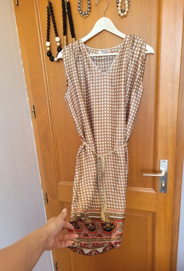 Robe fluide motifs géométriques taille L - photo numéro 4