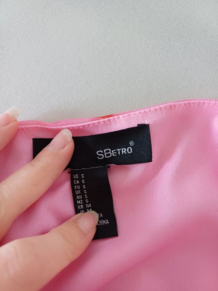 Robe courte rose avec cœurs SBetro taille XS 34 - photo numéro 8