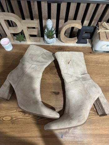 Bottines beige à talons