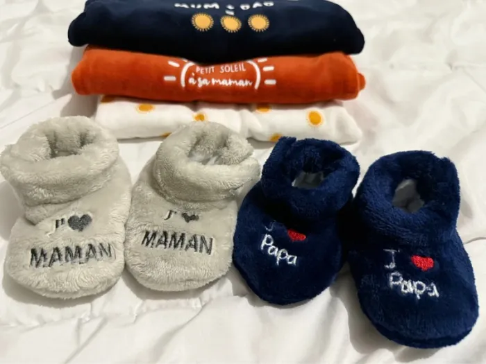 Lot 3 pyjamas velours Vertbaudet + chaussons Papa & Maman– Neufs - photo numéro 7